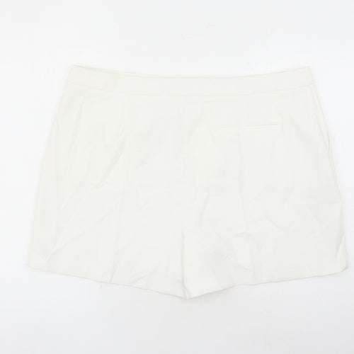 Marks and Spencer Womens White Polyester Bermuda Shorts Size 22 L4 in Regular Zip - England Football Three Lions Pockets