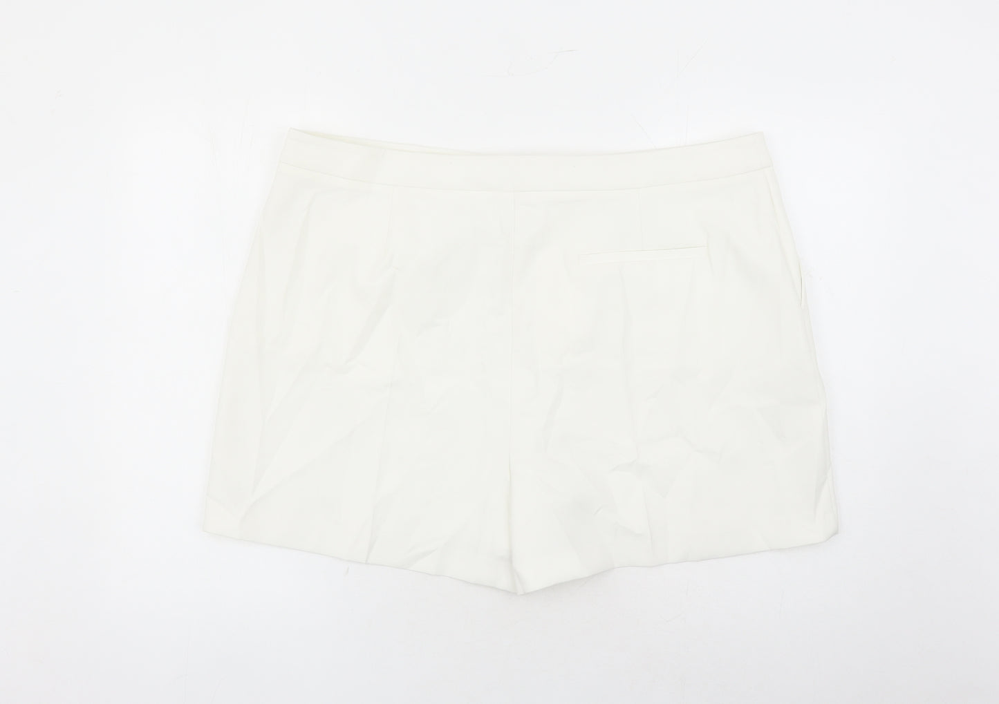 Marks and Spencer Womens White Polyester Bermuda Shorts Size 22 L4 in Regular Zip - England Football Three Lions Pockets