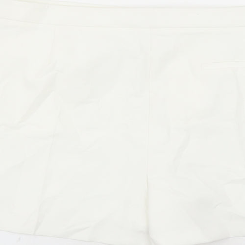 Marks and Spencer Womens White Polyester Bermuda Shorts Size 22 L4 in Regular Zip - England Football Three Lions Pockets