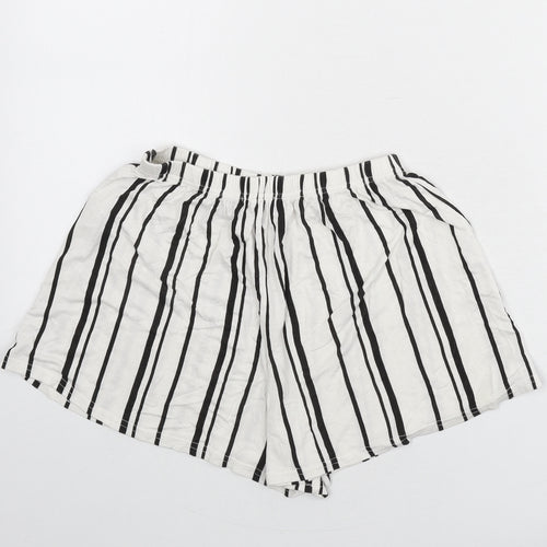 Nasty Gal Womens White Striped Vinyl Basic Shorts Size 6 Regular Pull On