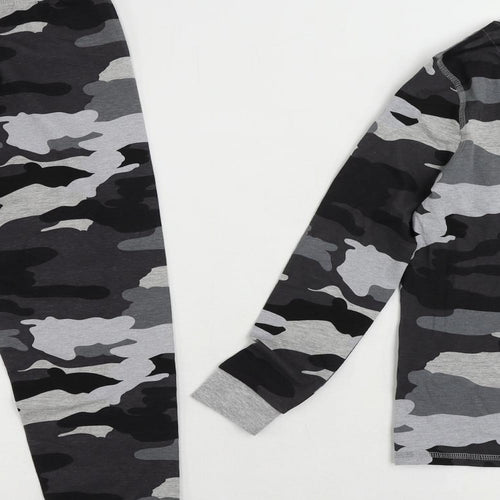 Marks and Spencer Boys Grey Camouflage Cotton Pyjama Set Size 8-9 Years Pullover