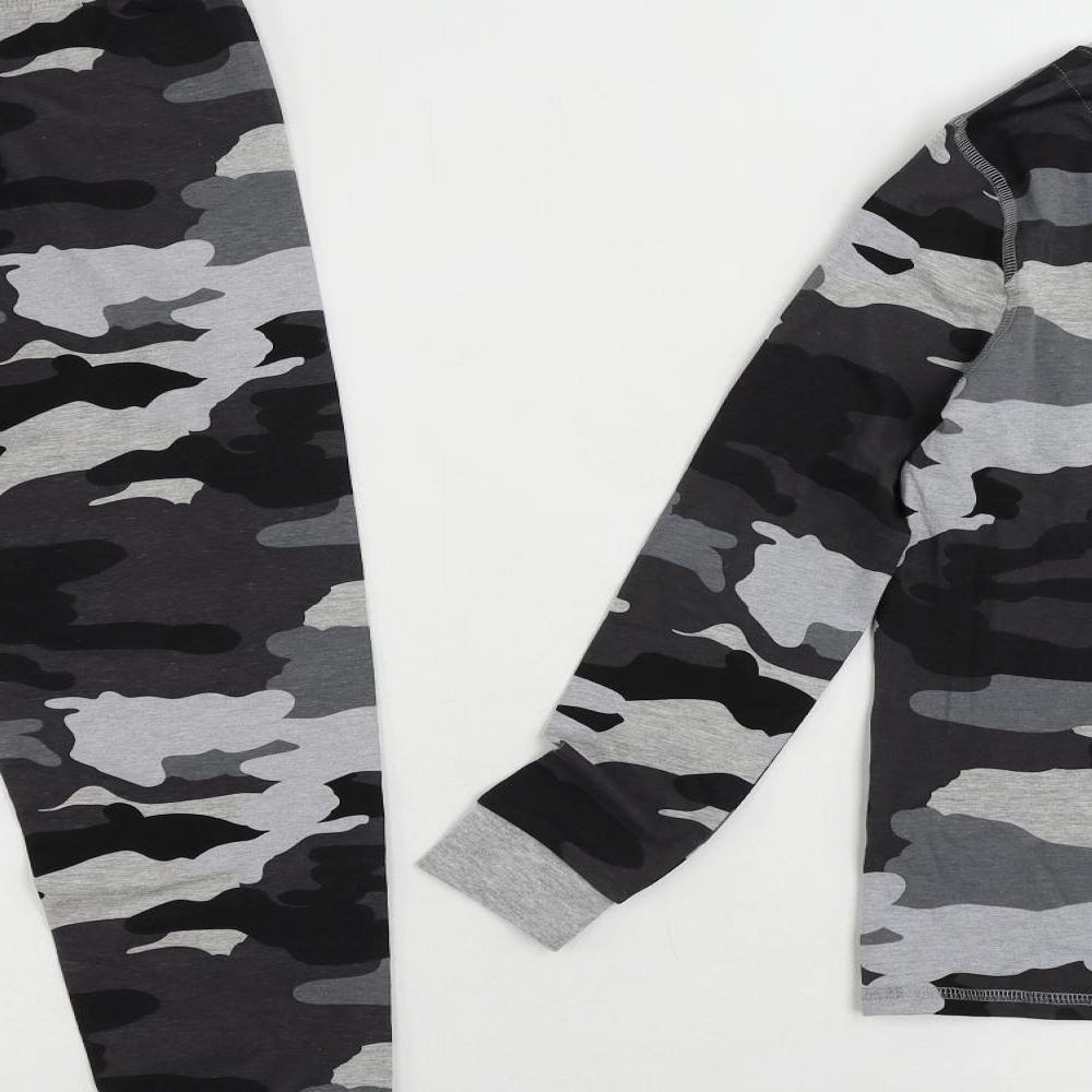 Marks and Spencer Boys Grey Camouflage Cotton Pyjama Set Size 8-9 Years Pullover