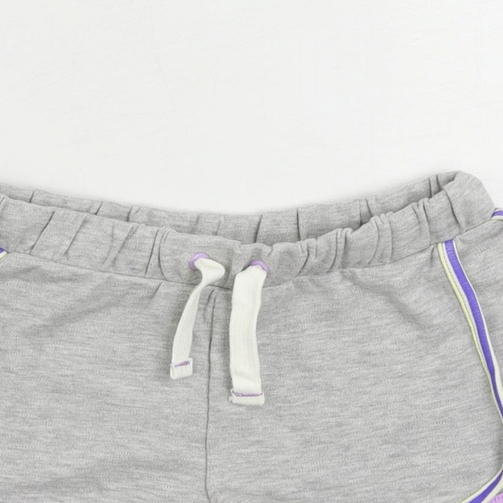 Marks and Spencer Girls Grey Cotton Sweat Shorts Size 6-7 Years Regular Drawstring - Contrasting Trim