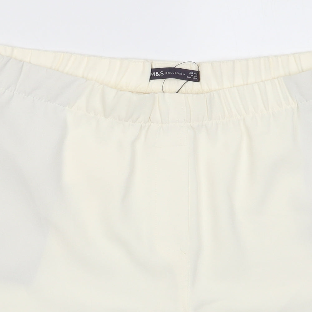 Marks and Spencer Womens Ivory Polyester Basic Shorts Size 20 L7 in Regular Pull On