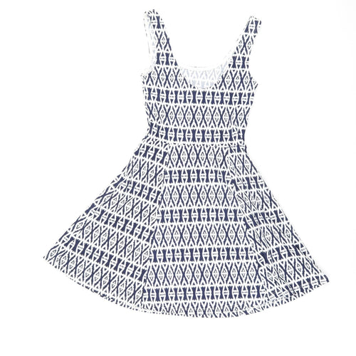 H&M Womens White Geometric Polyester Skater Dress Size 6 Scoop Neck Pullover