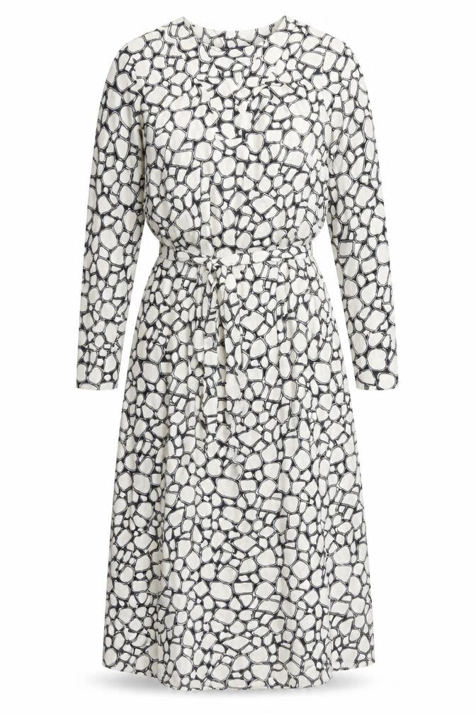 Front view of Marks & Spencer women’s ivory geometric polyester shift, size UK 6, v-neck pullover - belted