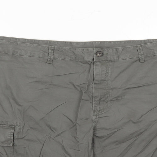 Marks and Spencer Mens Green Cotton Cargo Shorts Size 44 in L9 in Regular Zip - Pockets