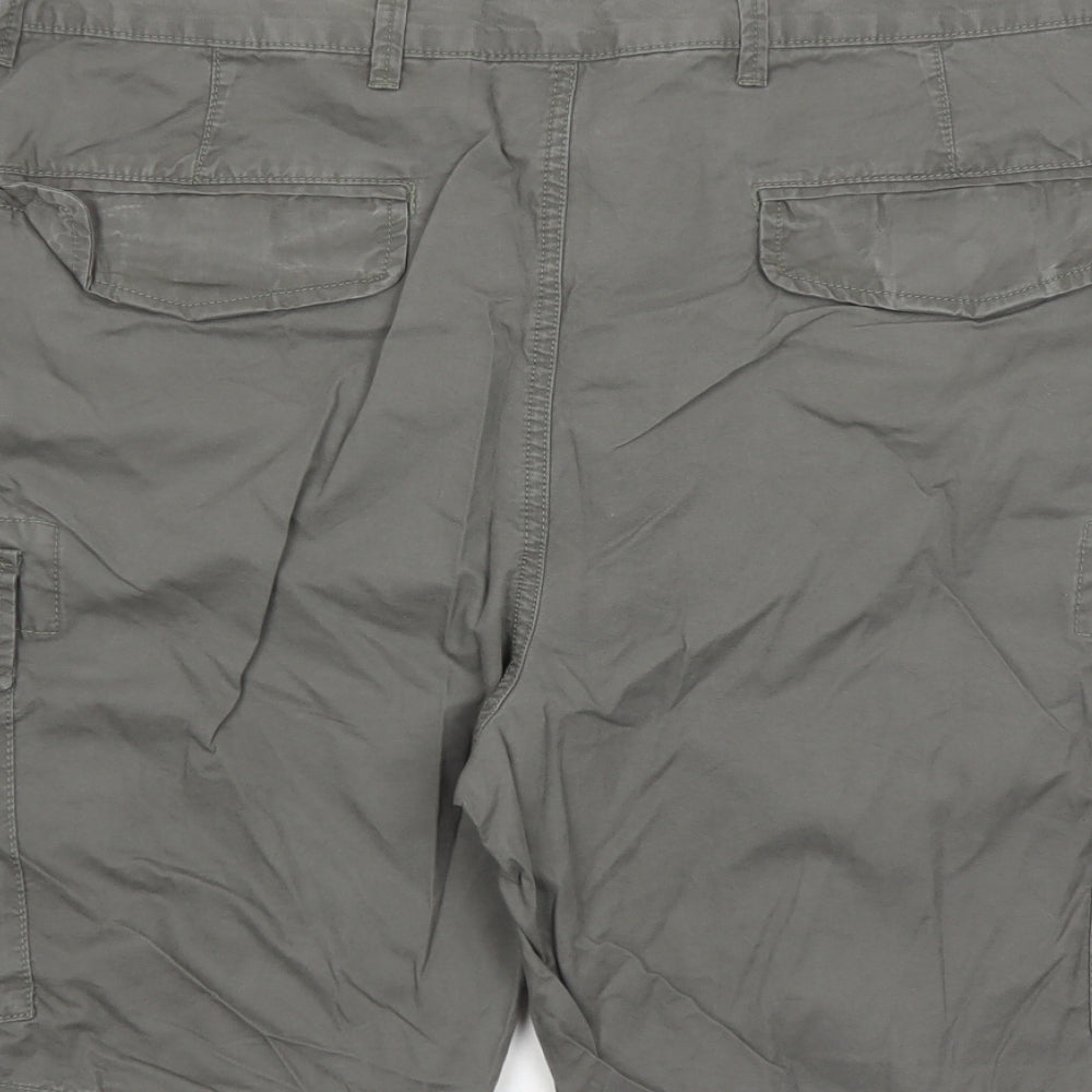 Marks and Spencer Mens Green Cotton Cargo Shorts Size 44 in L9 in Regular Zip - Pockets