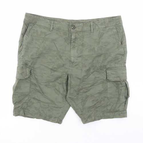 Marks and Spencer Mens Green Geometric Cotton Cargo Shorts Size 40 in L10 in Regular Zip - Pockets