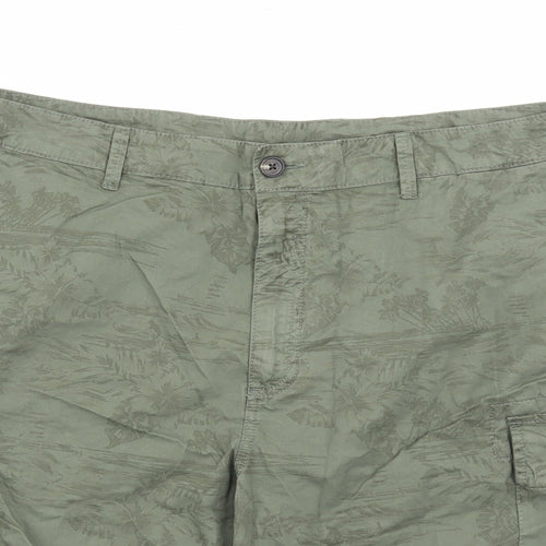 Marks and Spencer Mens Green Geometric Cotton Cargo Shorts Size 40 in L10 in Regular Zip - Pockets