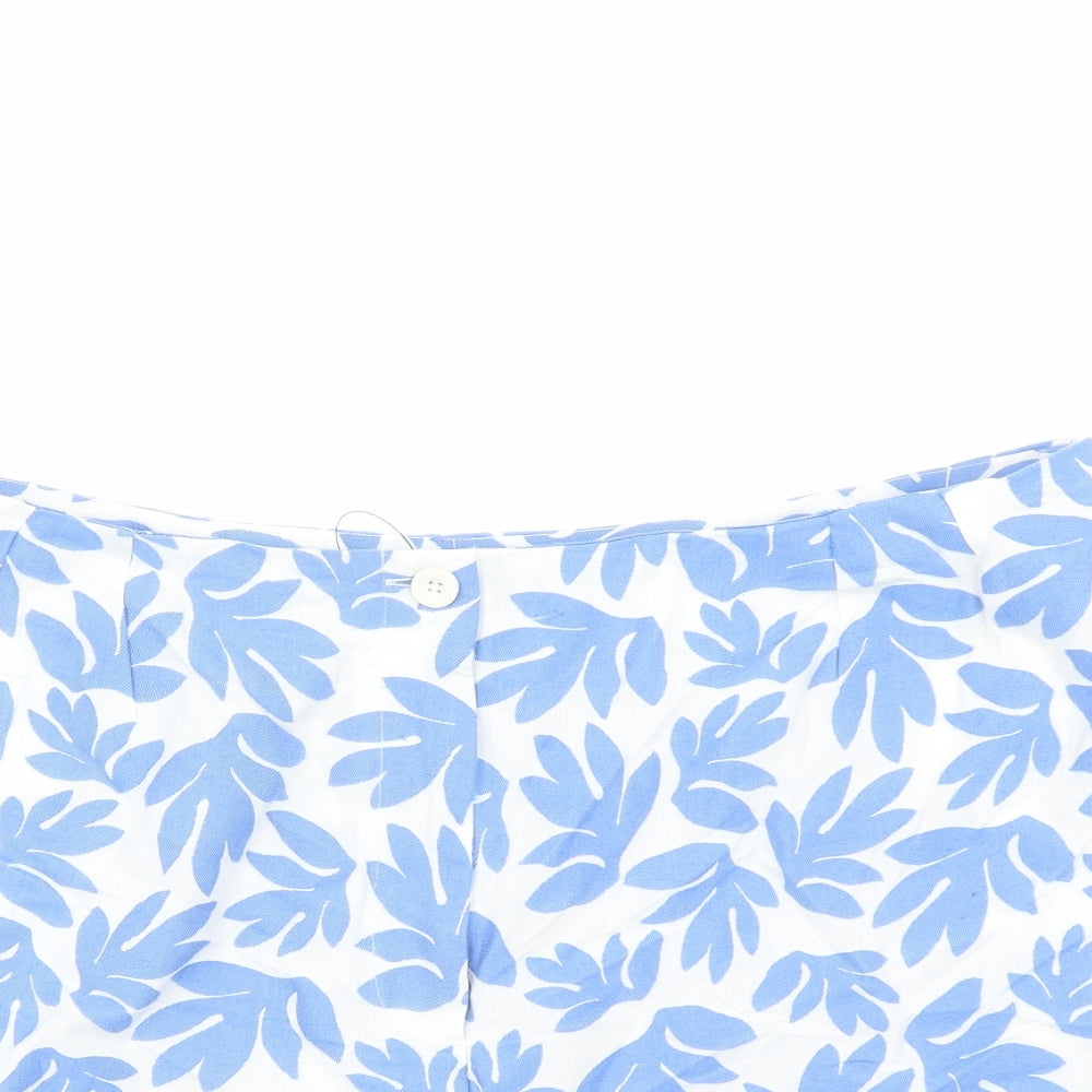 Marks and Spencer Womens Blue Geometric Cotton Basic Shorts Size 20 L3 in Regular Zip - Pockets