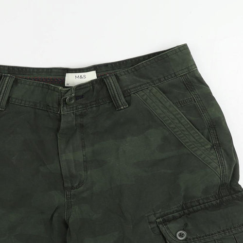 Marks and Spencer Mens Green Camouflage Cotton Cargo Shorts Size 32 in L10 in Regular Zip