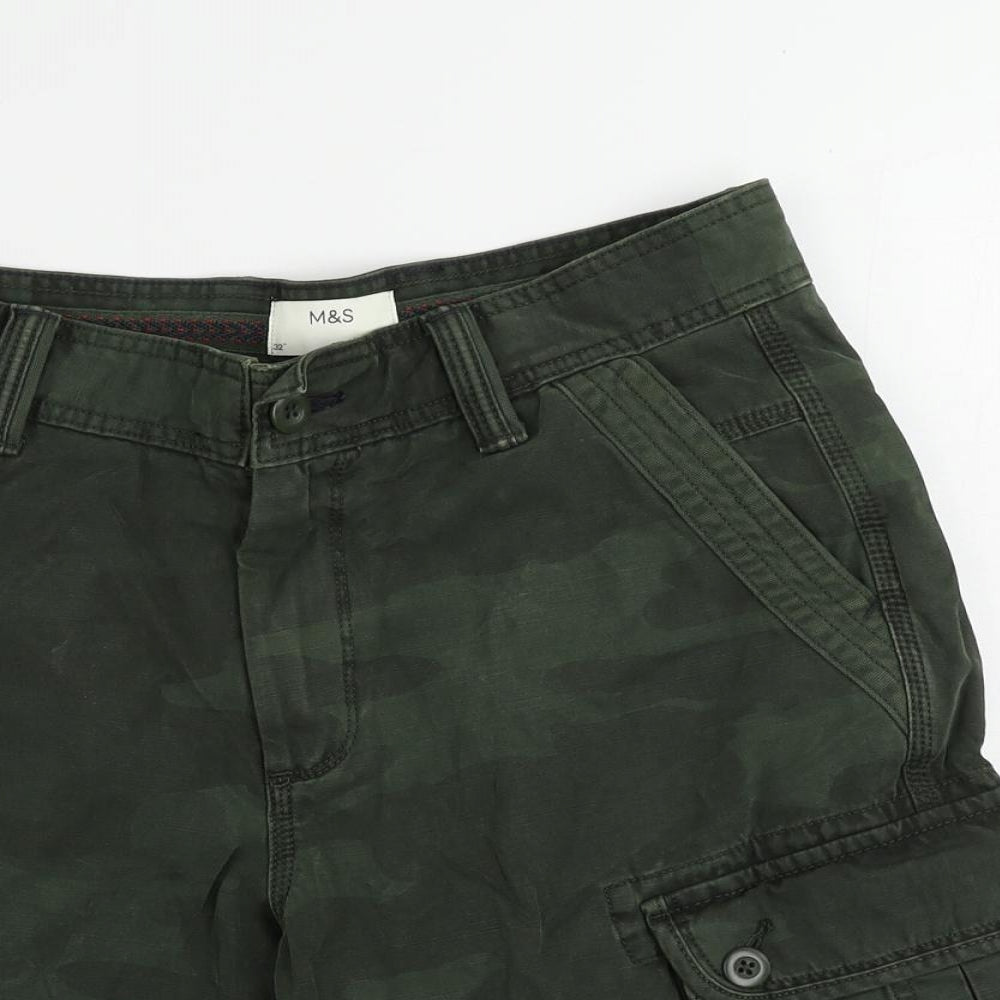 Marks and Spencer Mens Green Camouflage Cotton Cargo Shorts Size 32 in L10 in Regular Zip