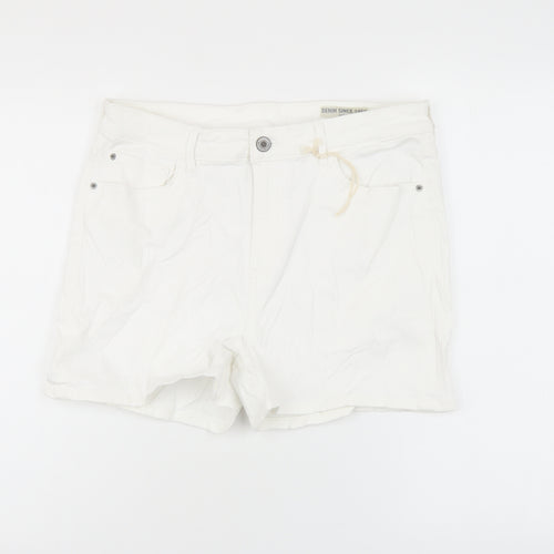 Marks and Womens White Cotton Hot Pants Shorts Size 14 L4 in Regular Button