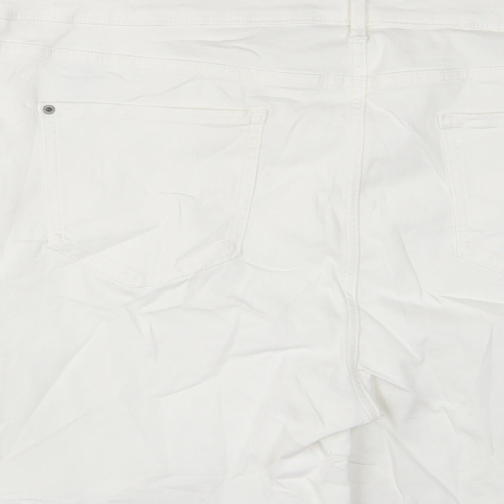 Marks and Spencer Womens White Cotton Basic Shorts Size 20 L7 in Regular Zip - Pockets