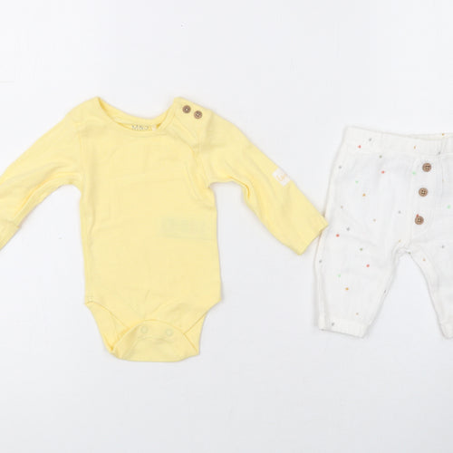 Marks and Spencer Baby Yellow Geometric Cotton Bodysuit Outfit/Set Size Newborn Snap - Star Print