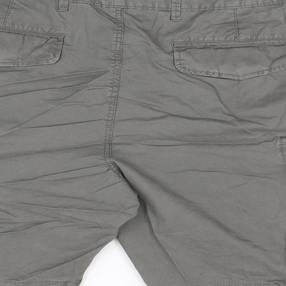 Marks and Spencer Mens Grey Cotton Cargo Shorts Size 44 in L9 in Regular Zip