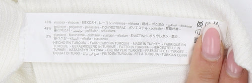 Zara Women's White V-Neck Button-Up Top M