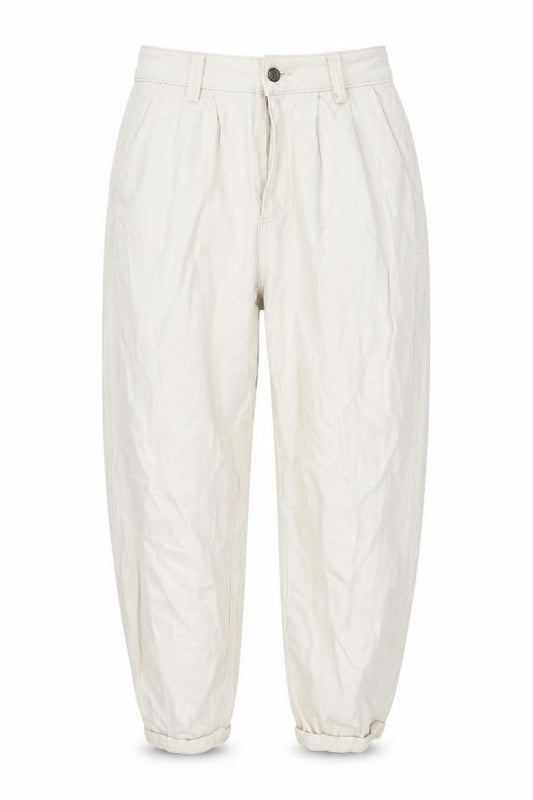 Front view of Bershka women’s beige cotton mom jeans, size UK 8, 23-inch leg regular zip