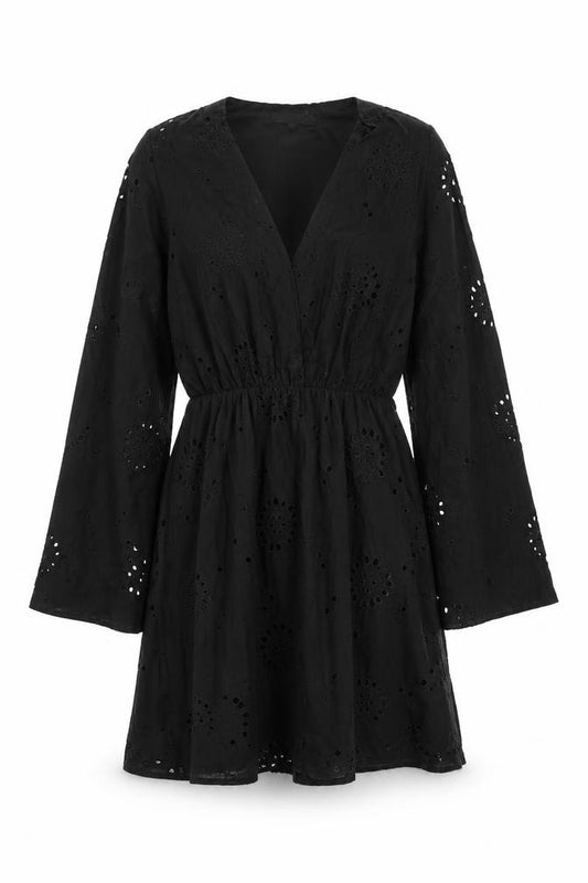 Front view of Missguided women’s black cotton a-line, size UK 6, v-neck pullover