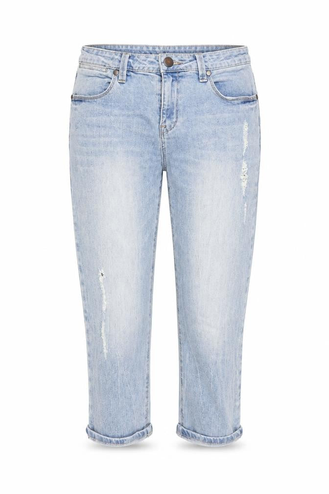 Front view of Max Jeans women’s blue cotton capri jeans, size UK 32, in, 22-inch leg regular zip