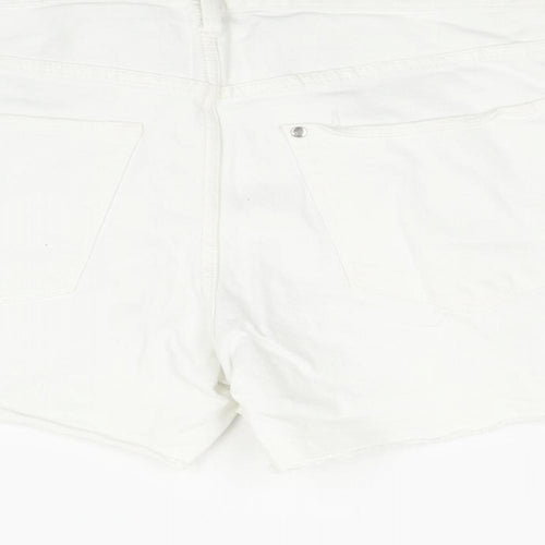 H&M Womens White Cotton Cut-Off Shorts Size 30 in L4 in Regular Zip