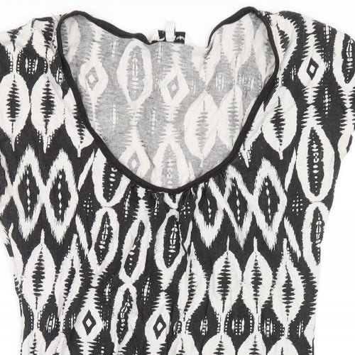 New Look Womens Black Geometric Cotton Basic T-Shirt Size 8 Scoop Neck