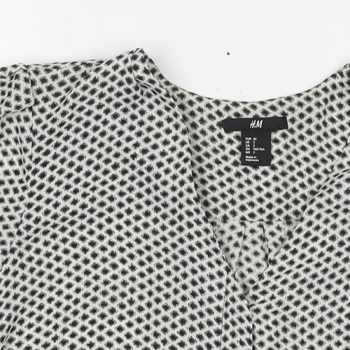 H&M Womens White Geometric Polyester Basic Button-Up Size 4 V-Neck