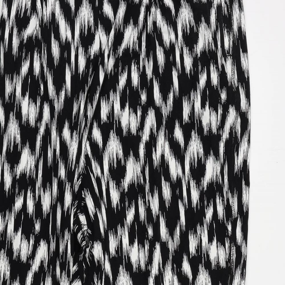 Marks and Spencer Womens Black Geometric Viscose Jogger Trousers Size 22 L26 in Regular - Elastic Waist