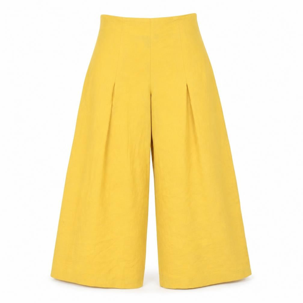 Front view of New Look women’s yellow polyester trousers, size UK 8, 24-inch leg regular zip
