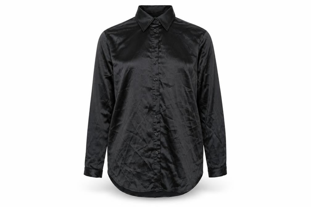 Front view of PRETTYLITTLETHING women’s black polyester basic button-up, size M, collared
