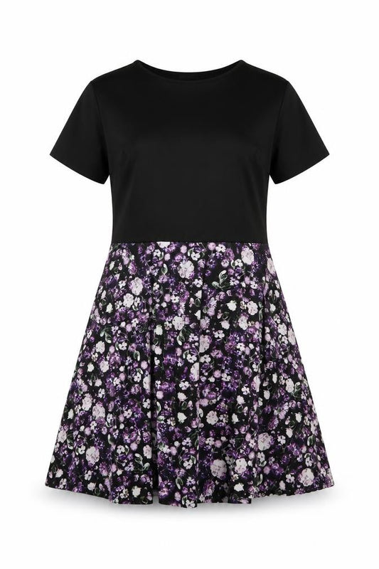 Front view of Want That Trend women’s black floral polyester a-line, size UK 18, round neck pullover