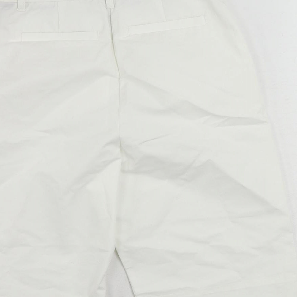 Marks and Spencer Womens White Cotton Chino Shorts Size 6 L11 in Regular Zip