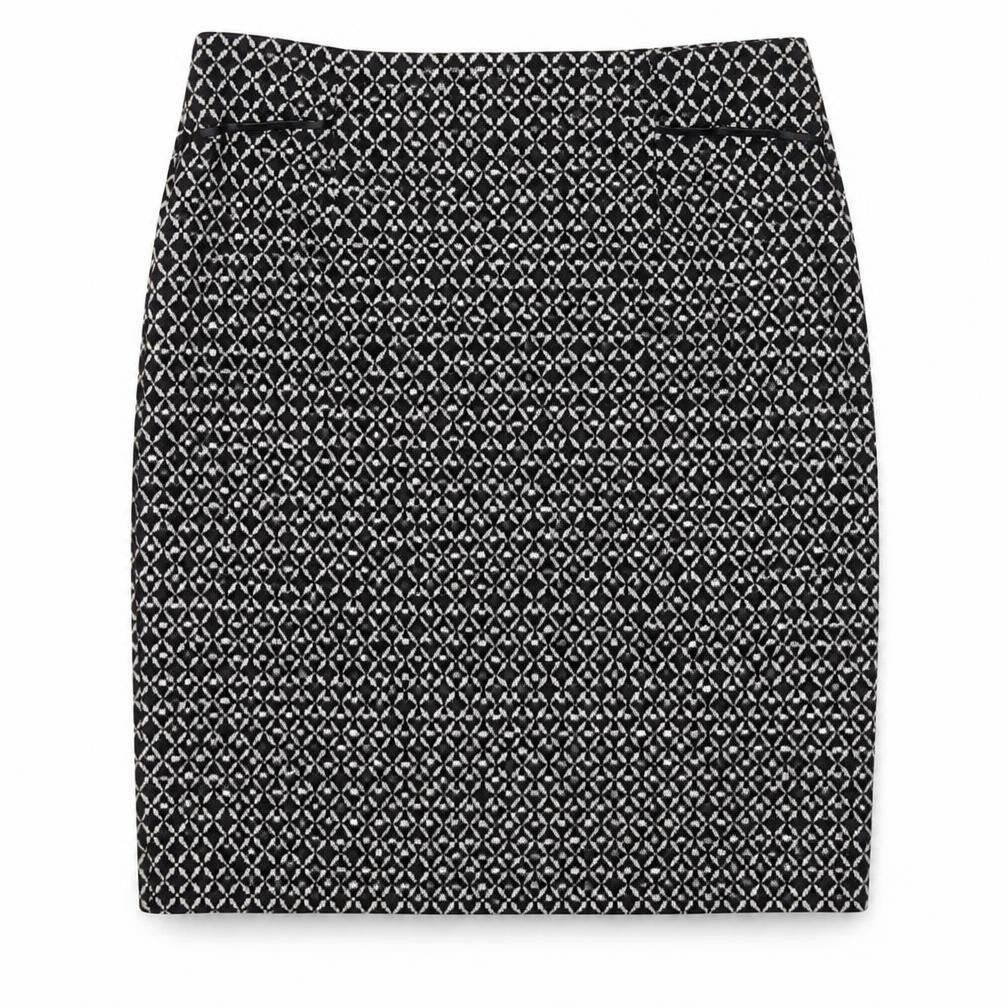 Front view of W women’s black check polyester a-line skirt, size UK 32, in zip