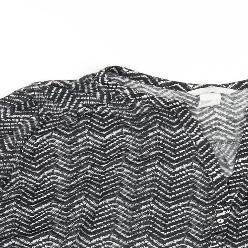 H&M Womens Black Geometric Polyester Basic T-Shirt Size L V-Neck