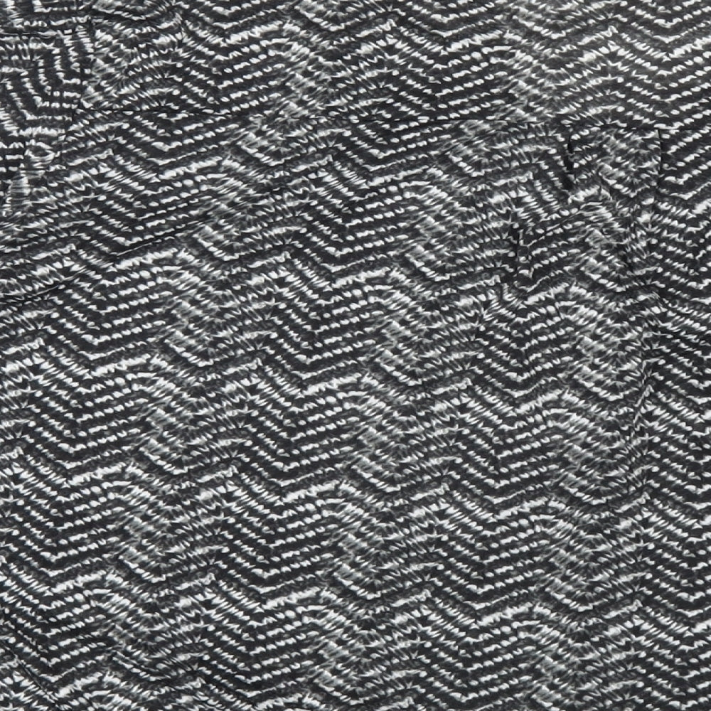 H&M Womens Black Geometric Polyester Basic T-Shirt Size L V-Neck