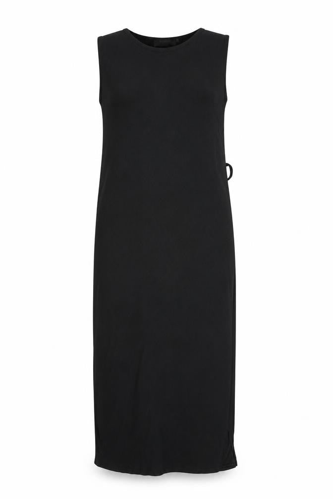 Front view of Missguided women’s black polyester shift, size UK 10, round neck pullover
