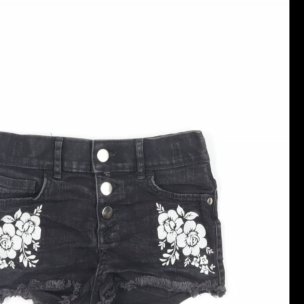 F&F Girls Black Cotton Cut-Off Shorts Size 6-7 Years Regular Buckle - Embroidered Flowers