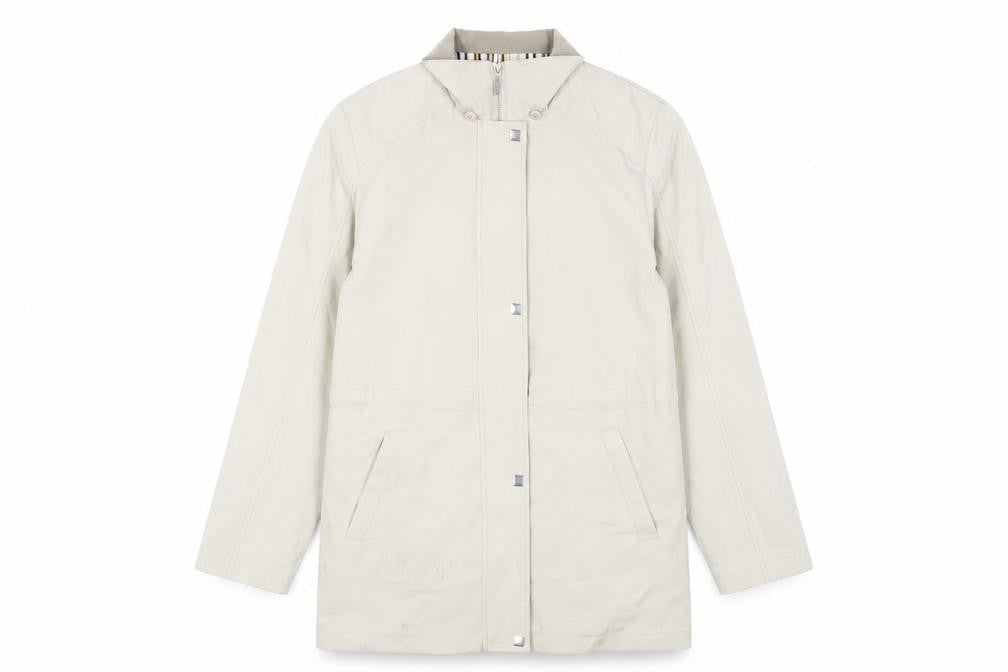 Front view of Liz Claiborne women’s beige jacket, size M, zip