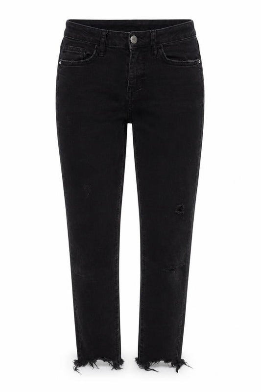 Front view of Denim & Co. women’s black cotton cropped jeans, size UK 8, 26-inch leg regular zip