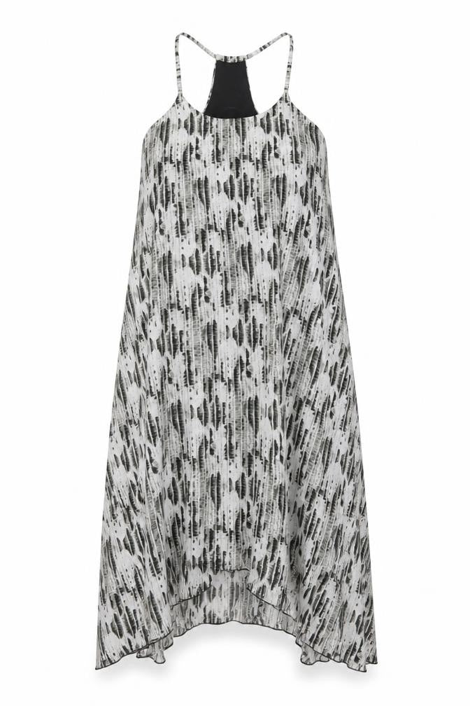 Front view of Boohoo women’s green animal print polyester a-line, size UK 14, round neck pullover