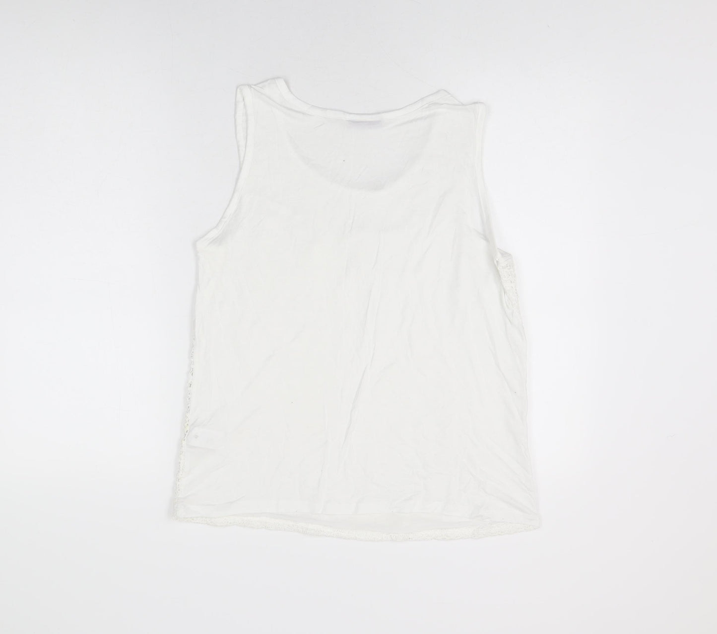 Avenue Womens White Geometric Viscose Basic T-Shirt Size 18 Round Neck