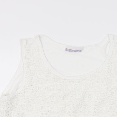 Avenue Womens White Geometric Viscose Basic T-Shirt Size 18 Round Neck