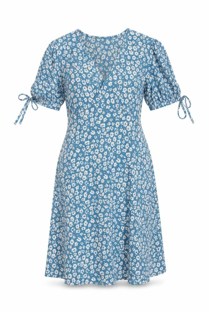 Front view of New Look women’s blue geometric polyester a-line, size UK 14, v-neck pullover