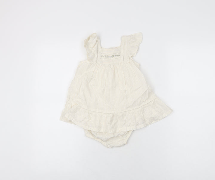 Sergent Major Girls Ivory Cotton Shorts Set Outfit/Set Size 12 Months Button