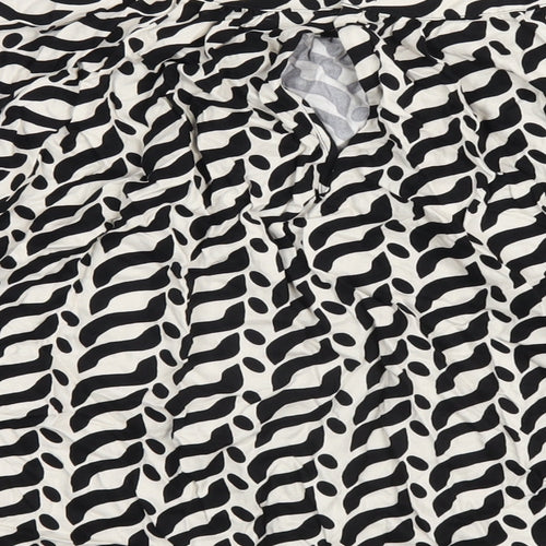 Marks and Spencer Womens Black Geometric Viscose Basic T-Shirt Size 16 Round Neck