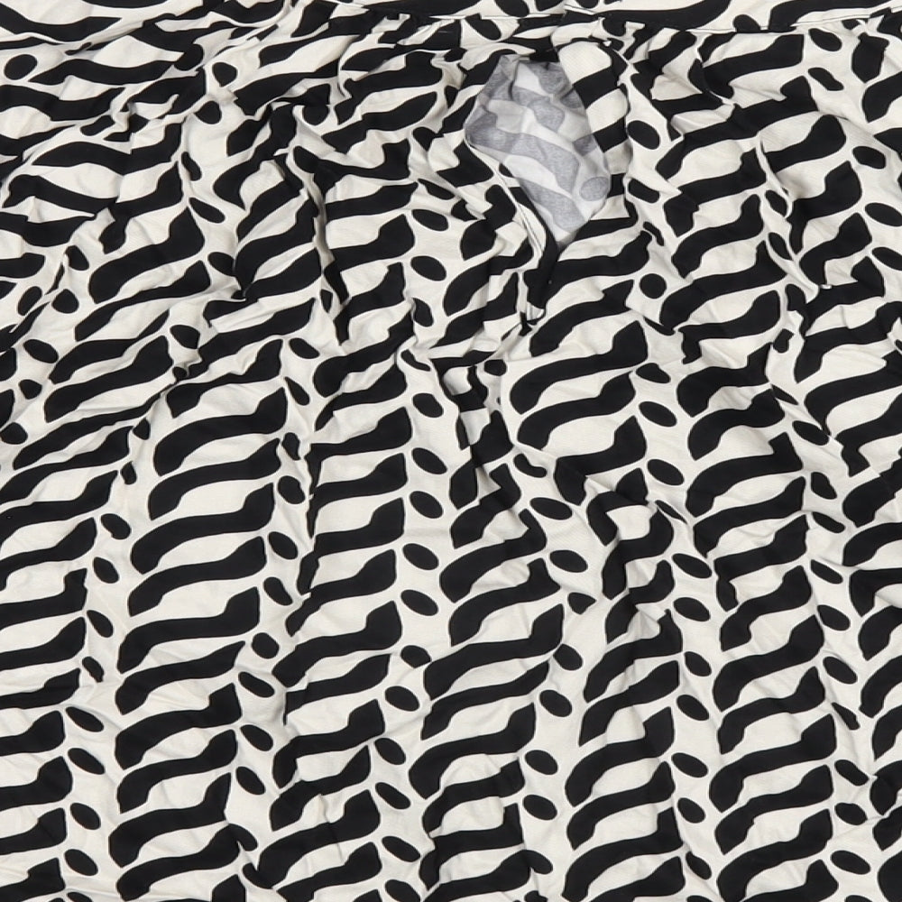 Marks and Spencer Womens Black Geometric Viscose Basic T-Shirt Size 16 Round Neck