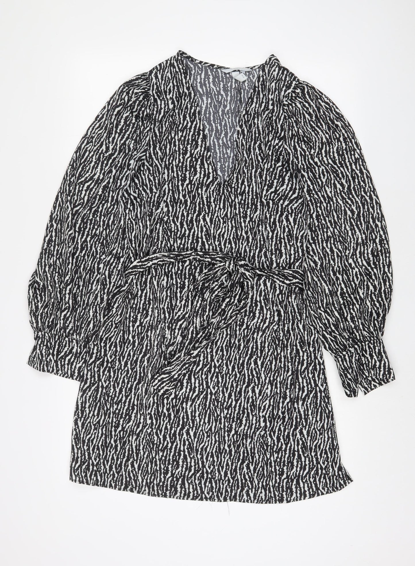 H&M Womens Black Animal Print Polyester A-Line Size M V-Neck Pullover - Belted