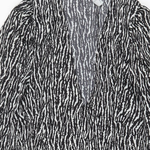 H&M Womens Black Animal Print Polyester A-Line Size M V-Neck Pullover - Belted