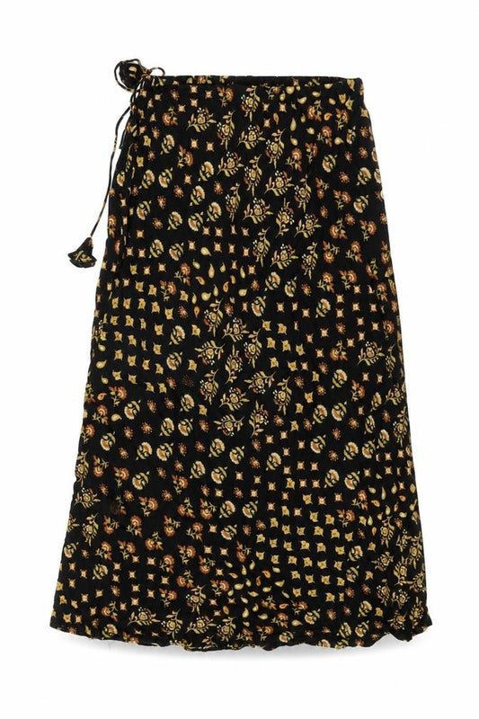 Front view of AND/OR women’s black floral viscose swing skirt, size UK 8, drawstring